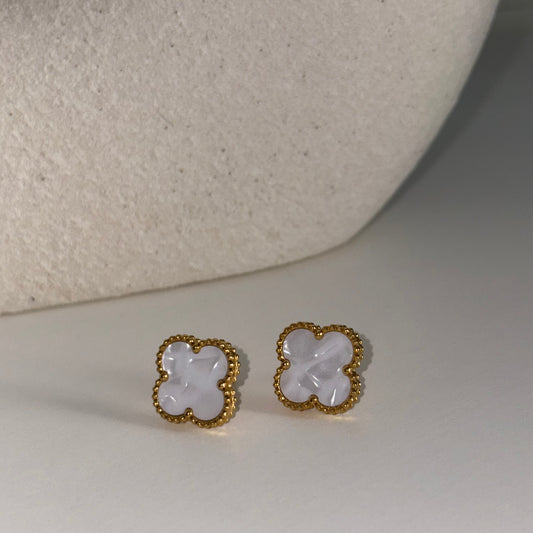 Boucles d'oreilles AMALIA blanche