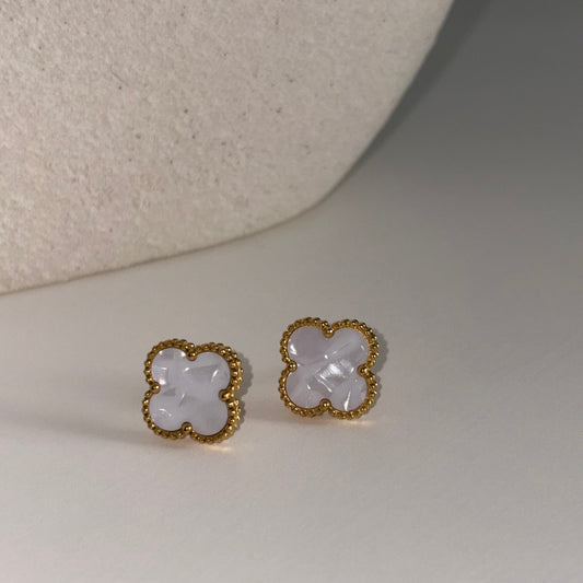 Boucles d'oreilles AMALIA blanche
