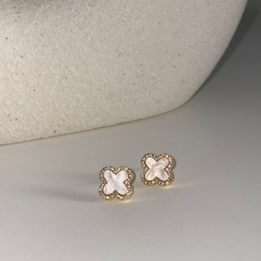 Boucles d'oreilles MINA blanche
