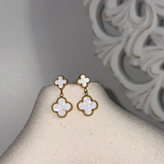 Boucles d'oreilles ILYANA blanche